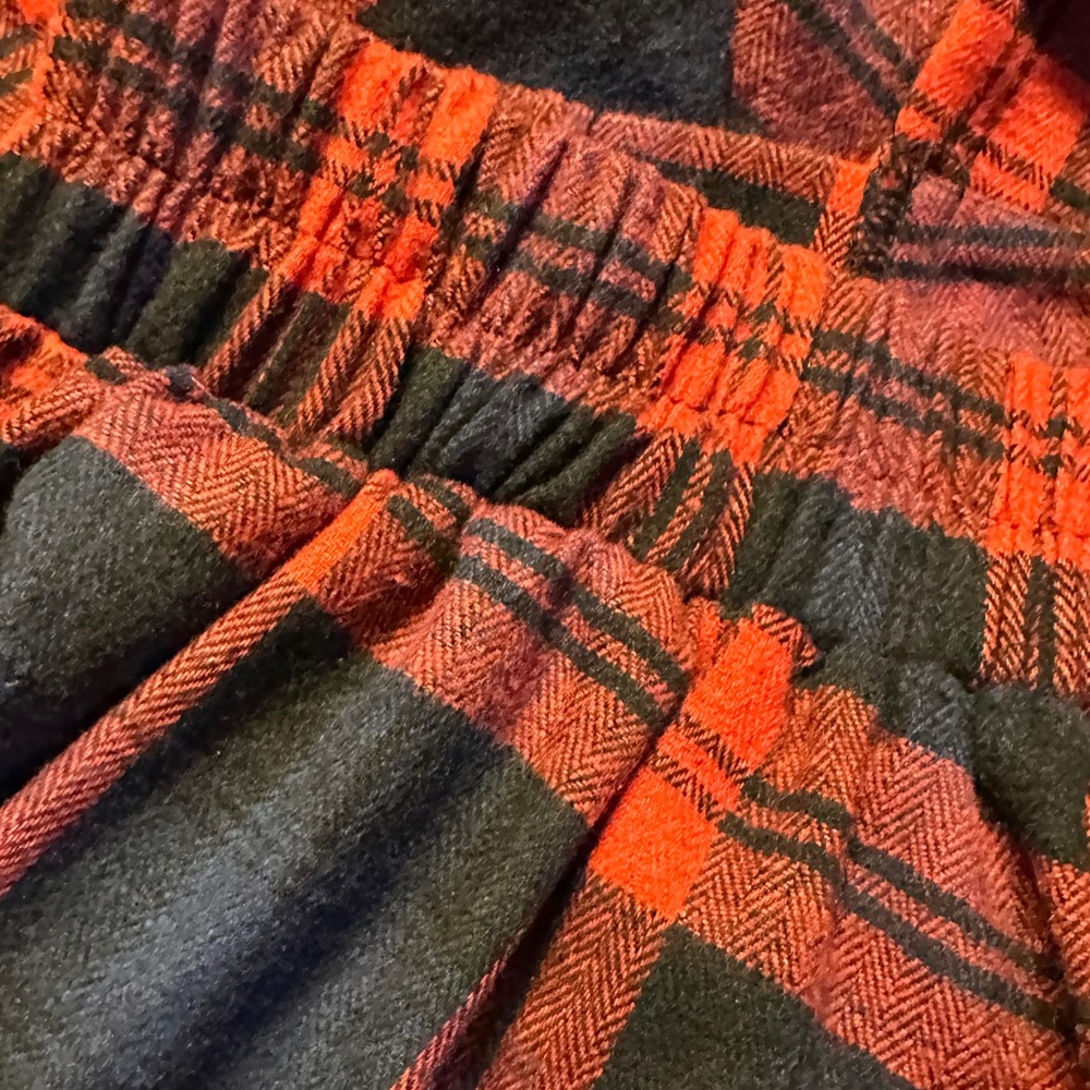 Red, blue and black plaid modern skirt. - Picture 9 of 9